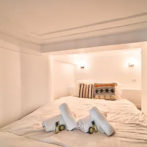 https://bel-appartement-au-coeur-de-montmartre.fr-paris.fr